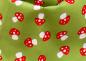 Preview: Dreieckstuch für Kinder aus Baumwolle mit Pilzen in Grün