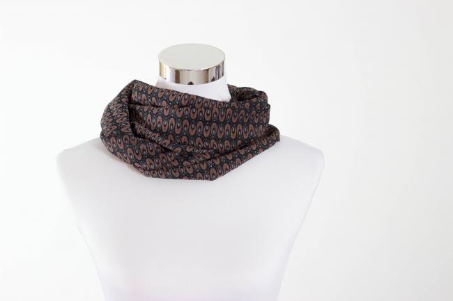 Loop Schal aus Chiffon in Schwarz und Braun