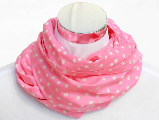Schal in Pink mit weißen Punkten
